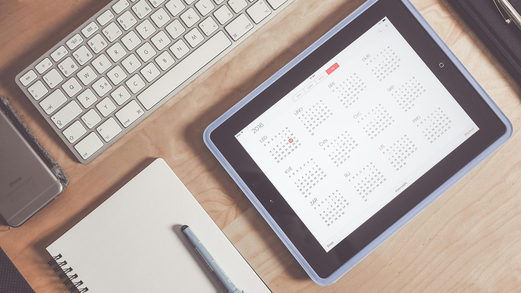 calendar and keyboard
